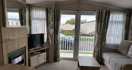 208 Unity Beach 6 Berth enc Garden no Pets