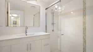Douche, séchoir à cheveux