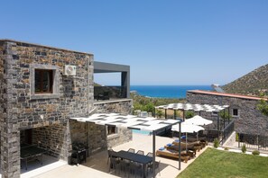 屋外ダイニングエリア