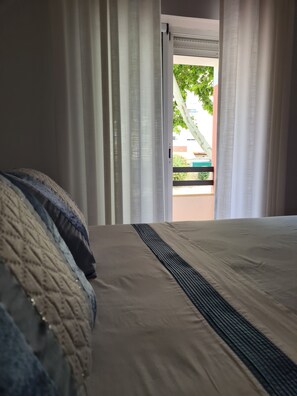 1 bedroom, iron/ironing board, travel cot, free WiFi