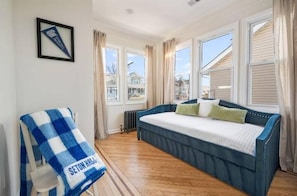 4 slaapkamers, reisbedje, wifi, beddengoed