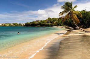 Beach nearby, beach towels - Park View Apartments Grenada (St. George's)