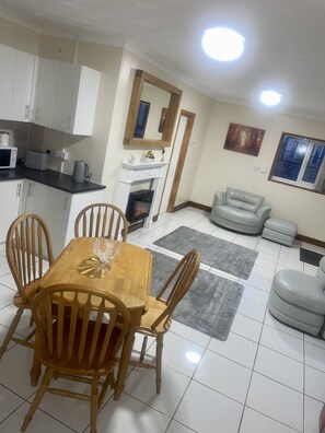 Cottage | Dining