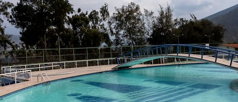 Piscina interna, piscina externa