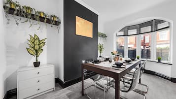 House | Dining
