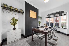 House | Dining