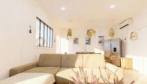 MYKONOS | Oleskelualue | Taulutelevisio, Netflix, maksullisia elokuvia, suoratoistopalvelut