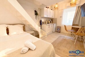 SAMOS/MILOS/SYMI/RHODES | Zona de estar | Televisión de pantalla plana de 107 cm con canales por cable, Netflix