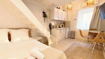 SAMOS/MILOS/SYMI/RHODES | Khu phòng khách | TV màn hình phẳng, Netflix, các kênh phim phải trả tiền, dịch vụ stream