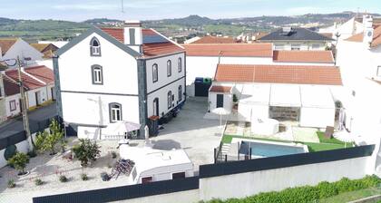 Charming house w/ pool, 30 min away from the Lisbon airport.