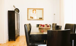 Dining - Charming house w/ pool, 30 min away from the Lisbon airport. (Alenquer)