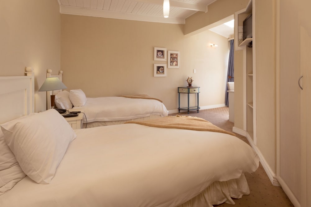 Burning Shore Hotel by null