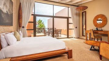 Deluxe Room | Desk, laptop workspace, free WiFi, bed sheets