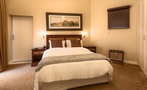 Standaard tweepersoonskamer | Een bureau, een laptopwerkplek, gratis wifi, beddengoed