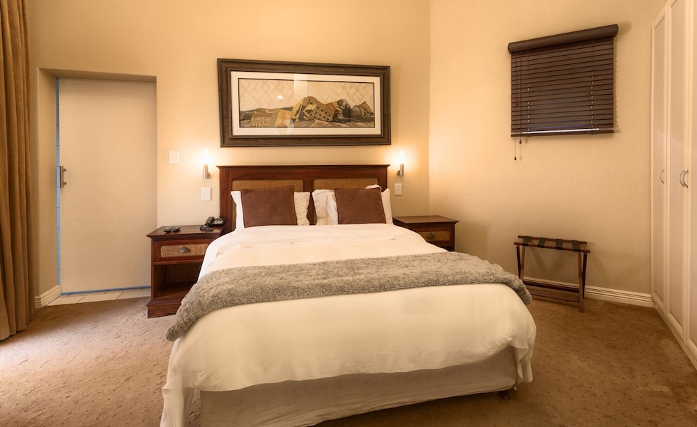 Burning Shore Hotel by null