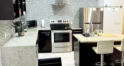 Posh 2BR/2BA King Bed! Free Parking! 30 Min to NYC