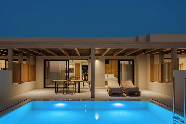 حمام سباحة خاص