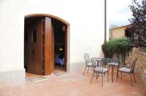 Outdoor dining - Farmhouse 10th Century nearby Barcelona for 12 people with pool and garden (Caldes de Montbui)