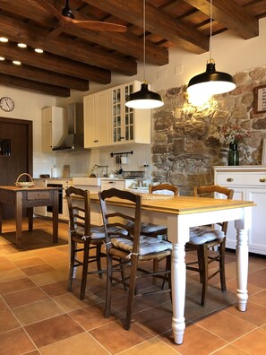 Dining - Farmhouse 10th Century nearby Barcelona for 12 people with pool and garden (Caldes de Montbui)