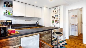 Unclassified image, 5 of 17, button - GuestReady - Energetic City Dwelling (Paris)