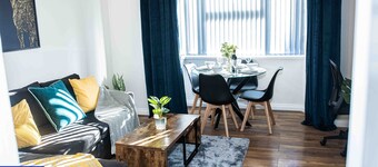 2ndhomestays -walsall- Charming 3-bedroom House