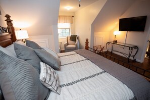 3 habitaciones, tabla de planchar con plancha, wifi y ropa de cama