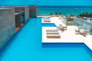 Outdoor pool - Maricruz - Luxury Condo with Jacuzzi (Playa del Carmen)