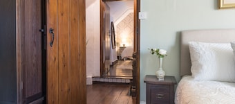 Charming 2 Bedroom Character Cottage