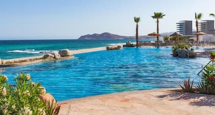 2 Bedroom Ocean View Suite with amenities. 20%DISCOUNT!!!