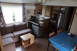 Classic Mobile Home, Multiple Beds, Non Smoking, Lakeside | Living area | Flat-screen TV
