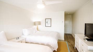 Habitación básica doble | Ropa de cama de alta calidad y camas con pillow-top