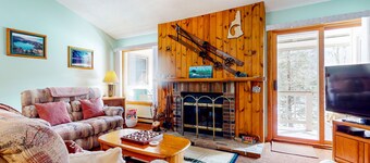 Mountain-view, riverfront retreat with seasonal AC, pool, tennis, washer/dryer