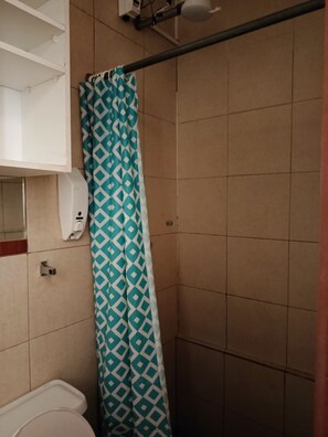 Bathroom - Hostal Urban Inn la Mariscal (Quito)