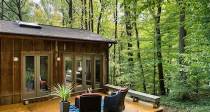 Cozy Cabin-Style Guesthouse Near DC, Alexandria