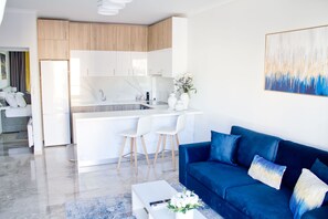 Deluxe Suite | Private kitchen | Fridge, oven, stovetop, espresso maker - Ermis mini suites (Chalcis)