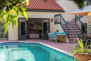Outdoor pool - Private Villa on the first floor, large private pool, terrace with garden views! (Willemstad)