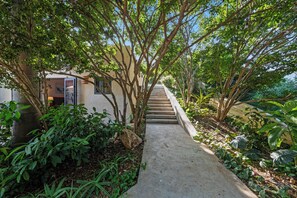 Property grounds - Private Villa on the first floor, large private pool, terrace with garden views! (Willemstad)