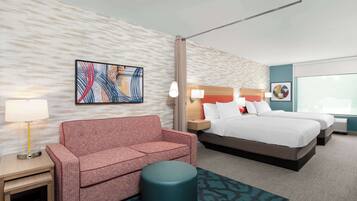 Studio Suite, 2 Queen Beds | Living area