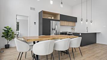 J. Khan Manor | In-room dining