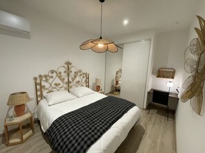 1 bedroom, desk, iron/ironing board, travel cot - Très bel Appartement à 5mns des Plages, du Centre de Propriano et du Port (Viggianello)