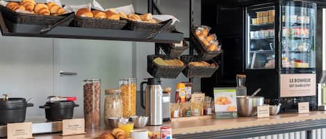 TĂ€gliches FrĂŒhstĂŒcksbuffet gegen GebĂŒhr