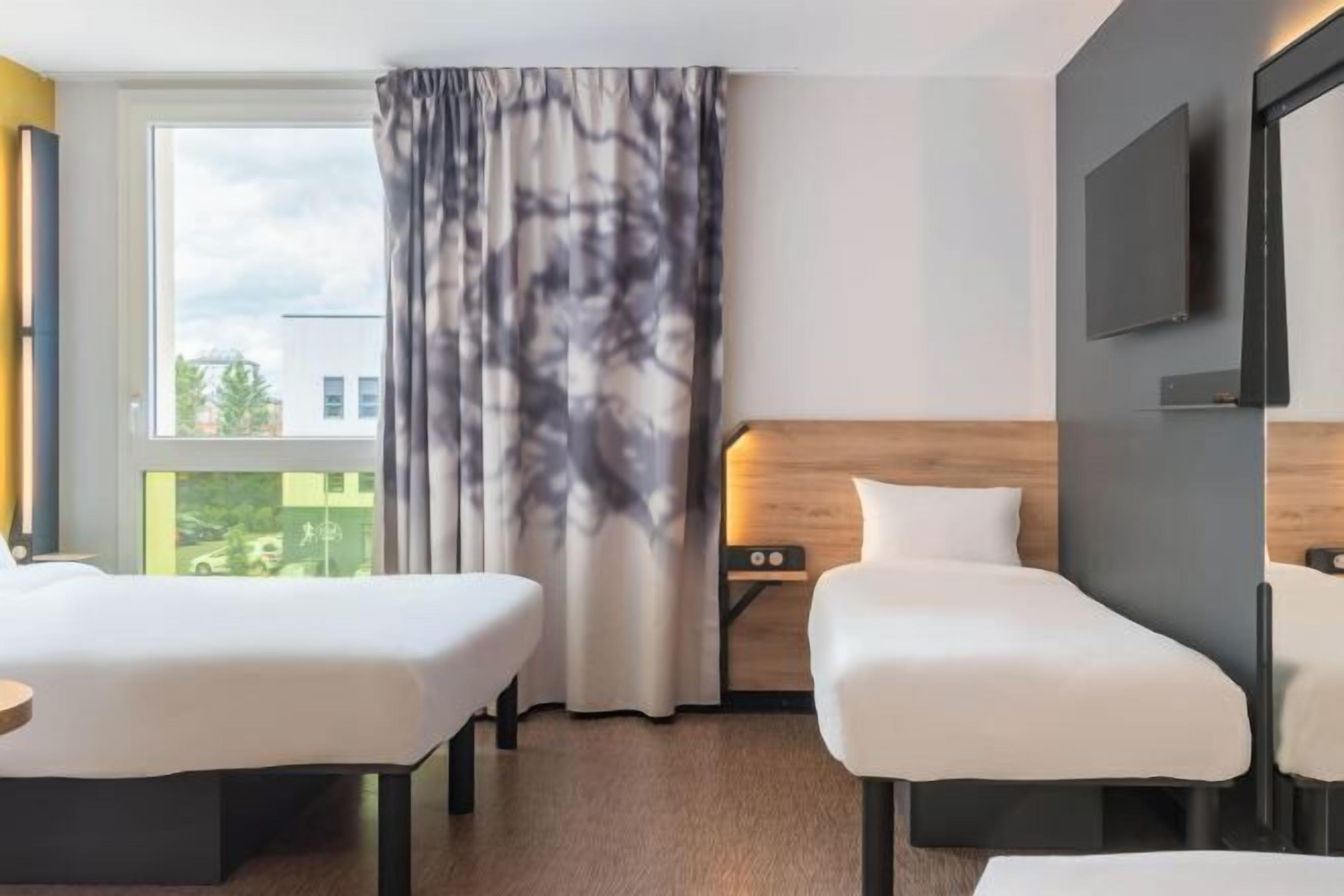 Schreibtisch, kostenloses WLAN, Bettwäsche