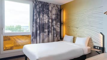 Desk, free WiFi, bed sheets