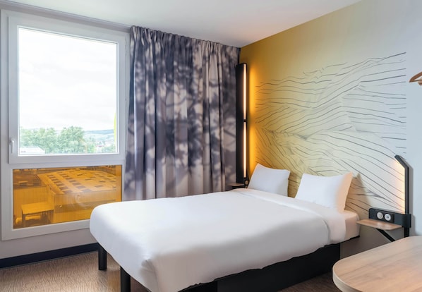 Desk, free WiFi, bed sheets