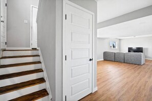 Interior - Stylish Quiet Adobe - Elbert (Thornton)