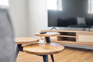 Interior - Stylish Quiet Adobe - Elbert (Thornton)