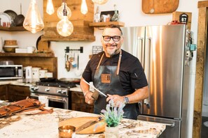 雪櫃、微波爐、焗爐、爐具