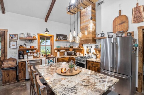 The Outpost Vacation Cabin Fredericksburg TX Pet Friendly Hot Tub Near Enchanted Rock