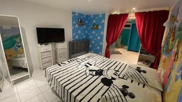 1 bedroom, iron/ironing board, travel cot, free WiFi