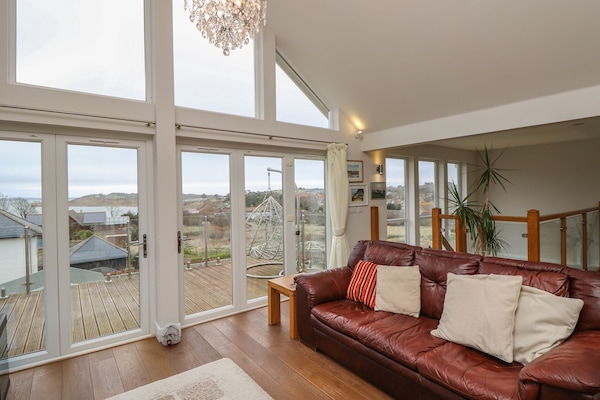 Cottage | Living area